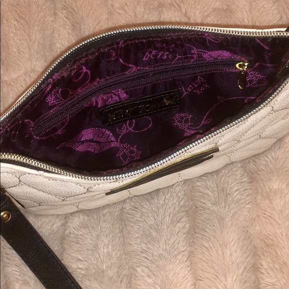 BETSEY JOHNSON wristlet/clutch - Picture 3 of 5